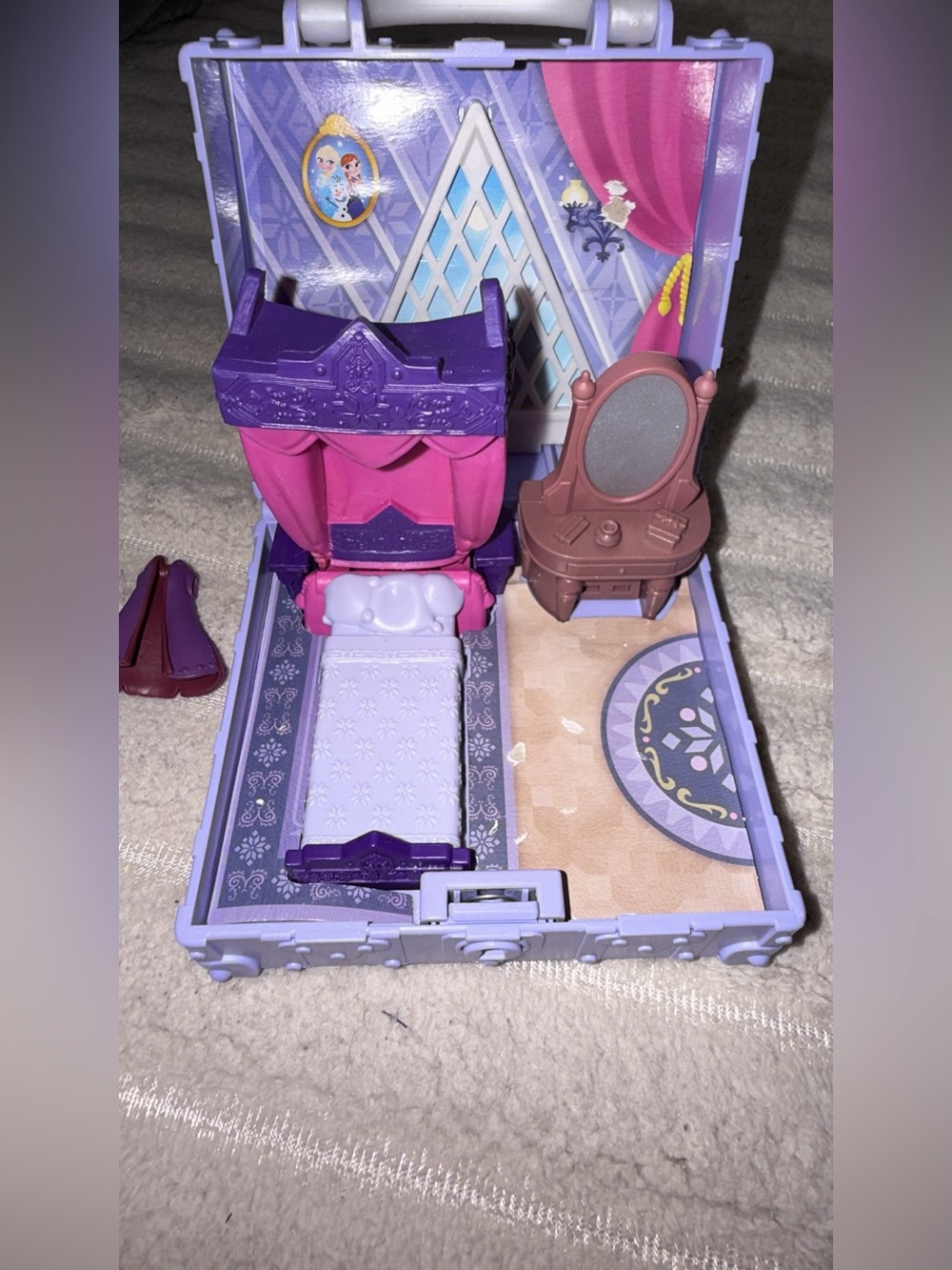 Disney Frozen Pop Adventures Elsa & Anna Pop-Up Castle Playset Case with Dolls